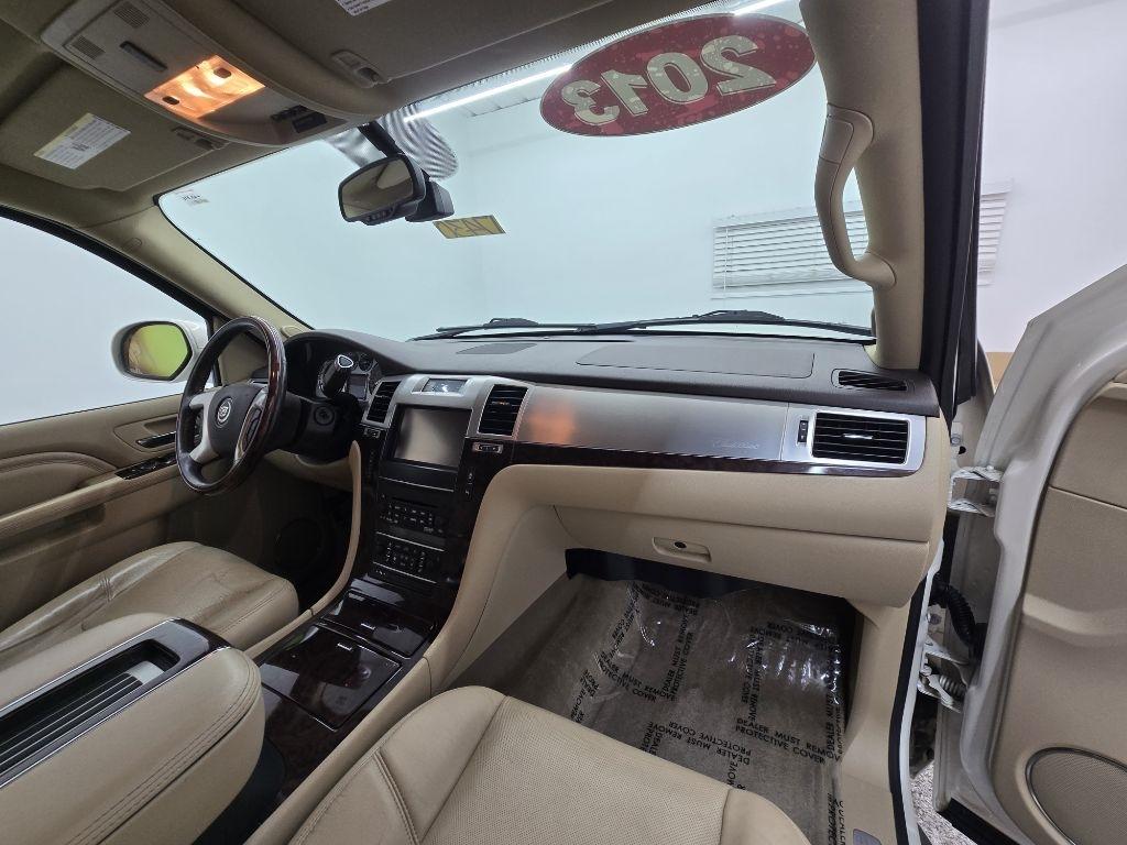 Cadillac Escalade 2WD Luxury 2013