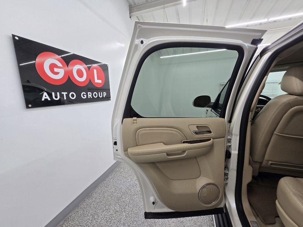 Cadillac Escalade 2WD Luxury 2013