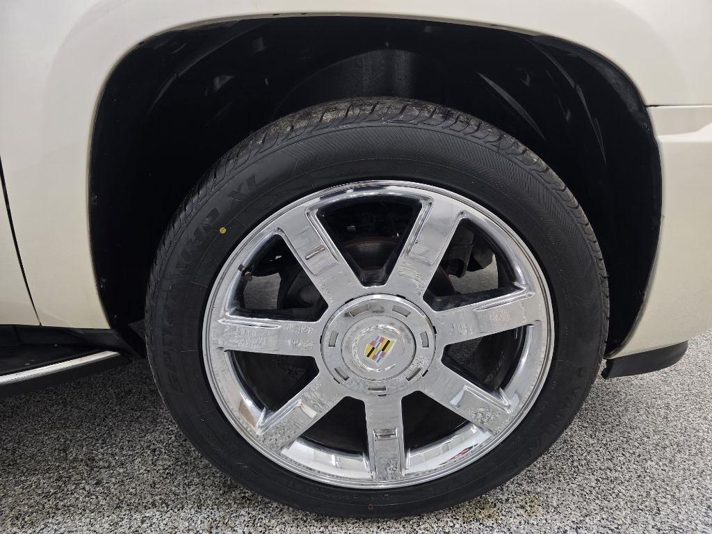 Cadillac Escalade 2WD Luxury 2013