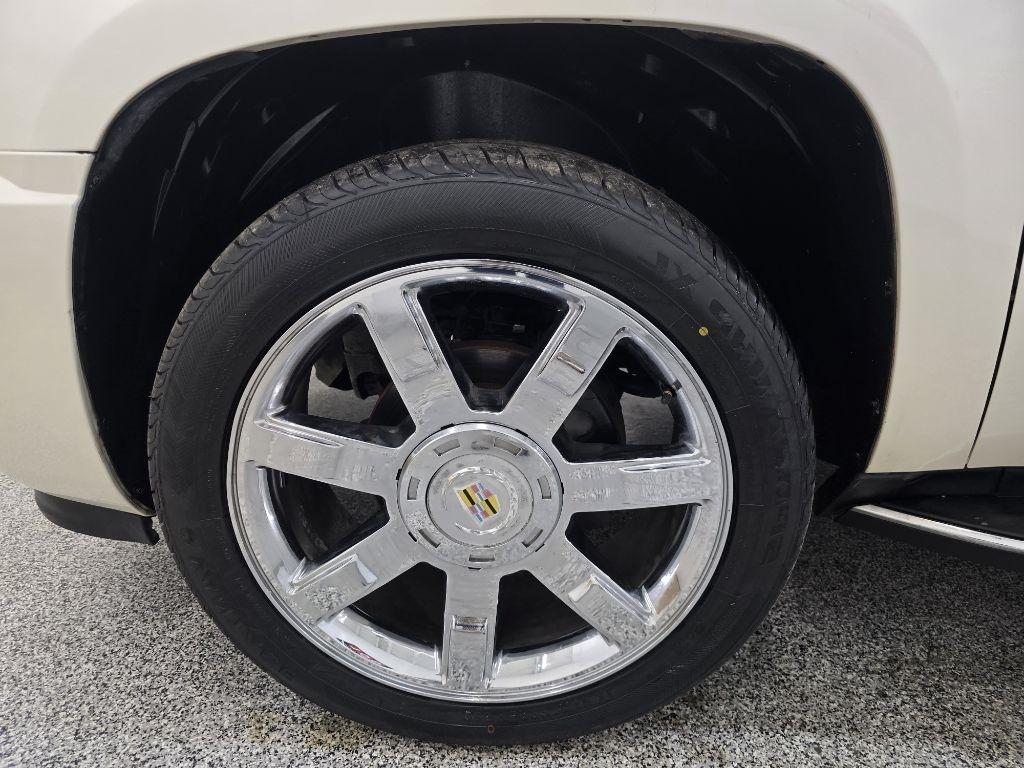Cadillac Escalade 2WD Luxury 2013