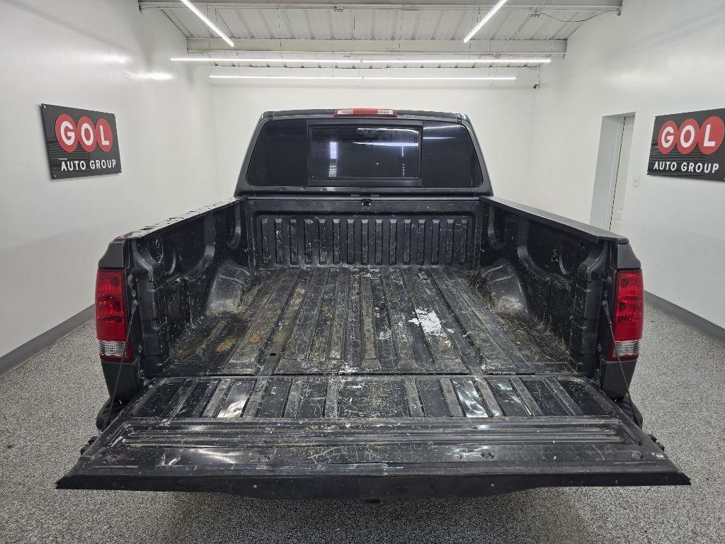 Nissan Titan S Crew Cab 2WD 2012
