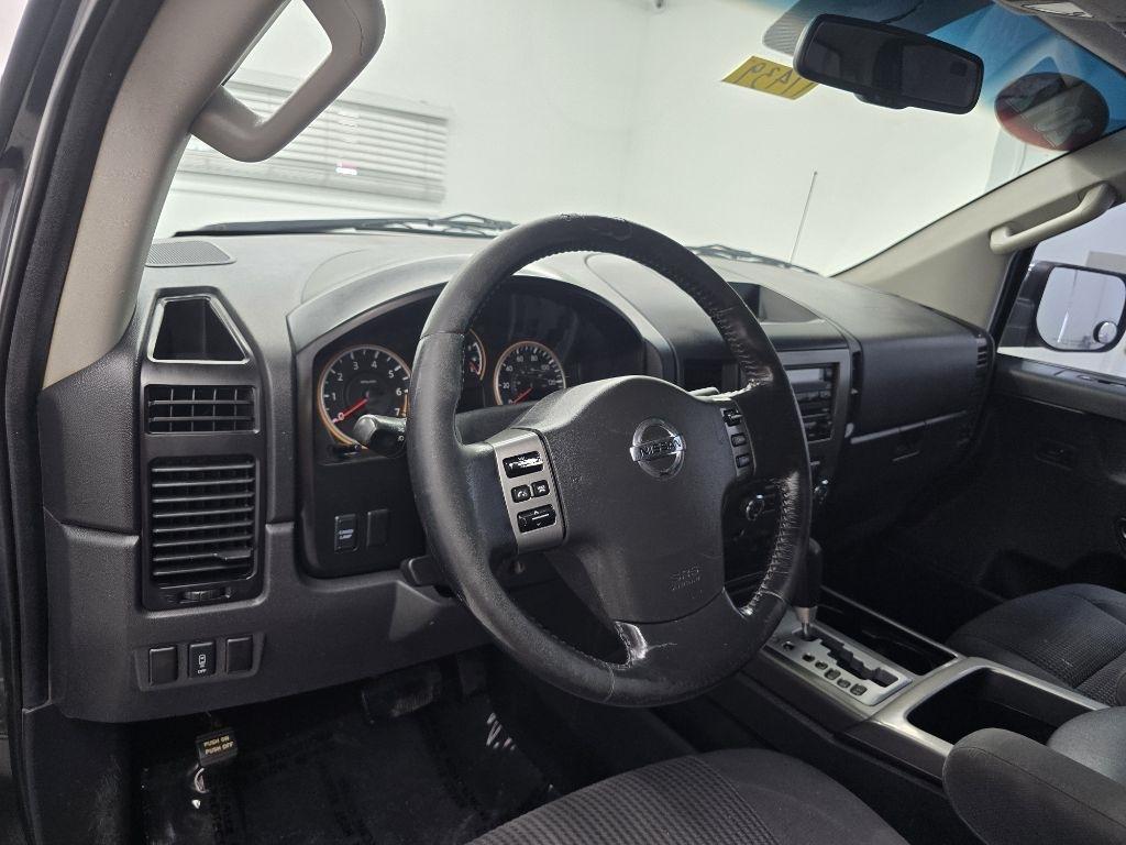 Nissan Titan S Crew Cab 2WD 2012