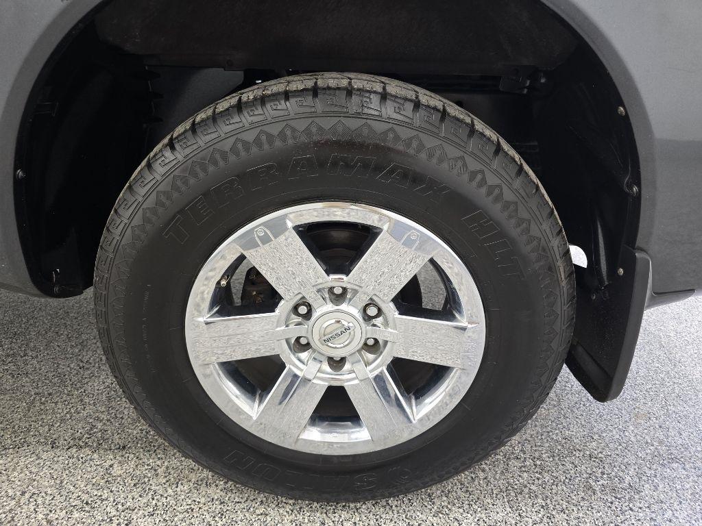 Nissan Titan S Crew Cab 2WD 2012
