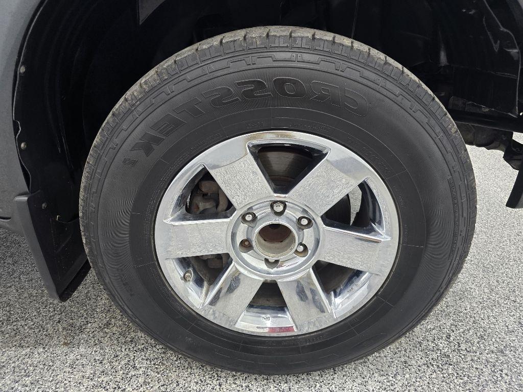 Nissan Titan S Crew Cab 2WD 2012