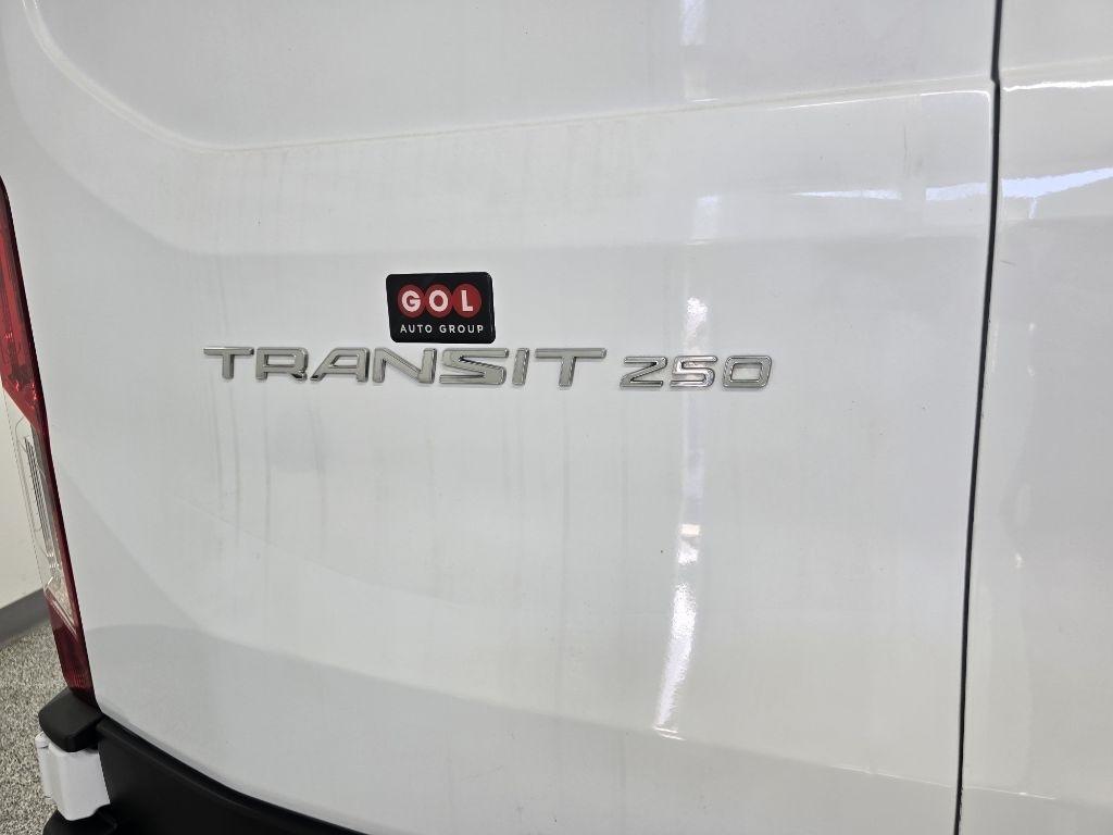 Ford Transit 250 Van Med. Roof w/Sliding Pass. 130-in. WB 2020