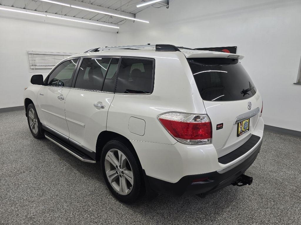Toyota Highlander Limited 2WD 2013
