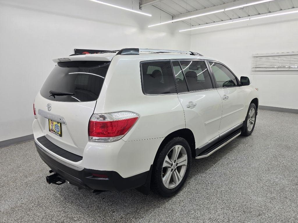 Toyota Highlander Limited 2WD 2013