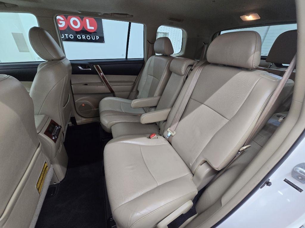 Toyota Highlander Limited 2WD 2013