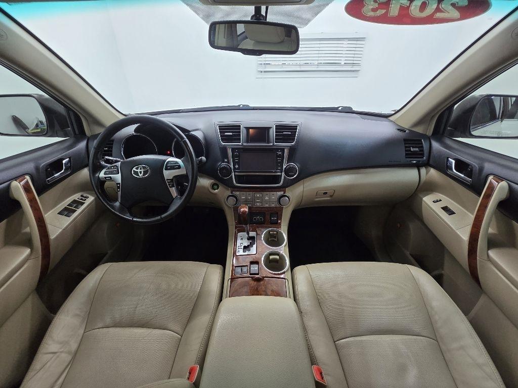 Toyota Highlander Limited 2WD 2013