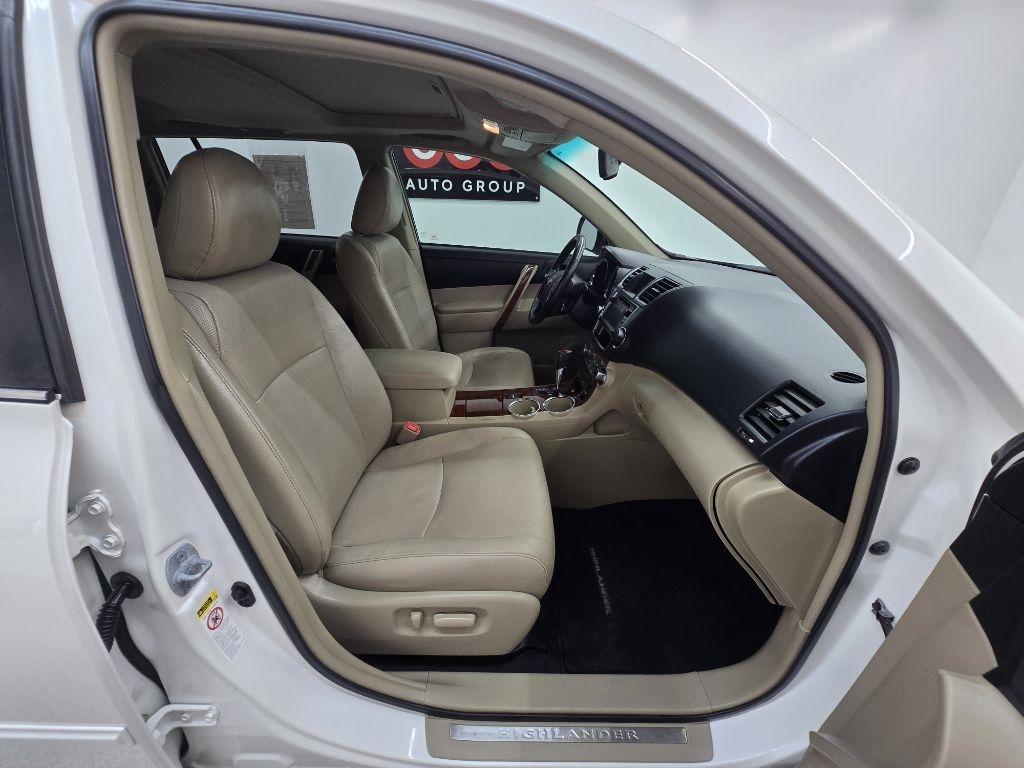 Toyota Highlander Limited 2WD 2013