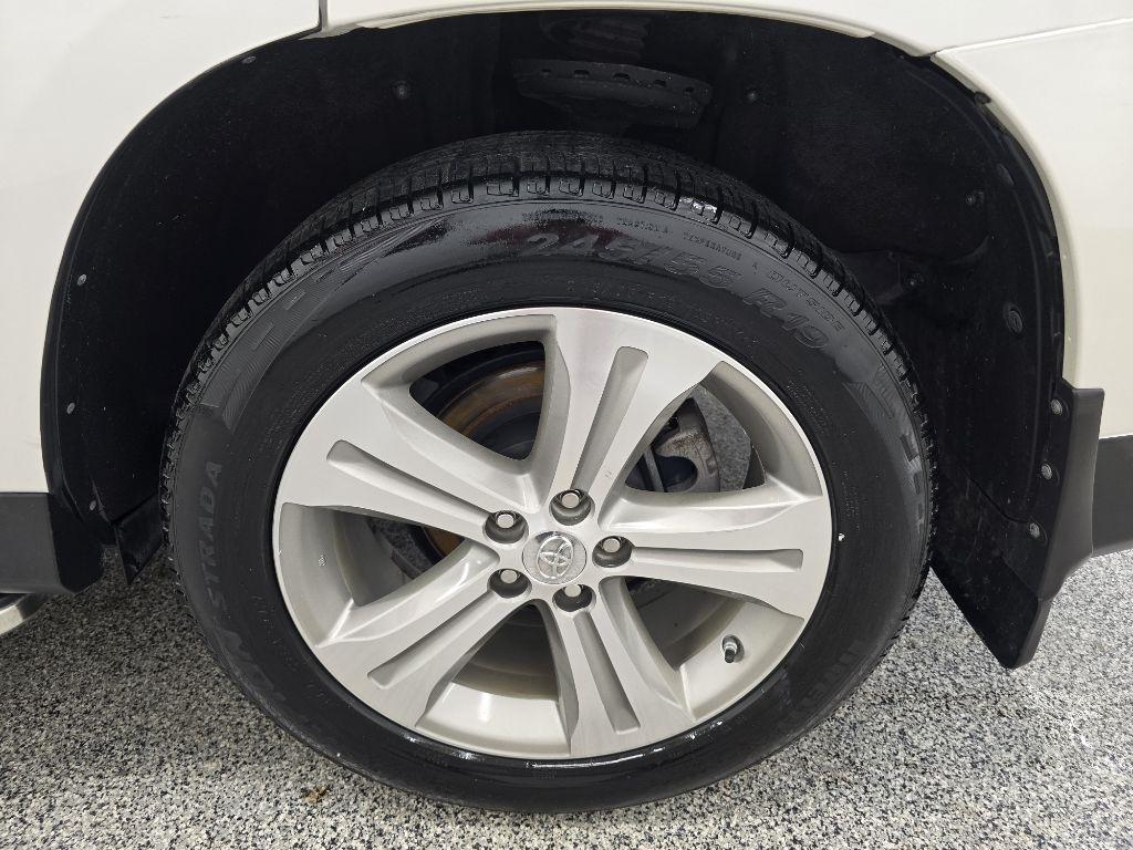 Toyota Highlander Limited 2WD 2013