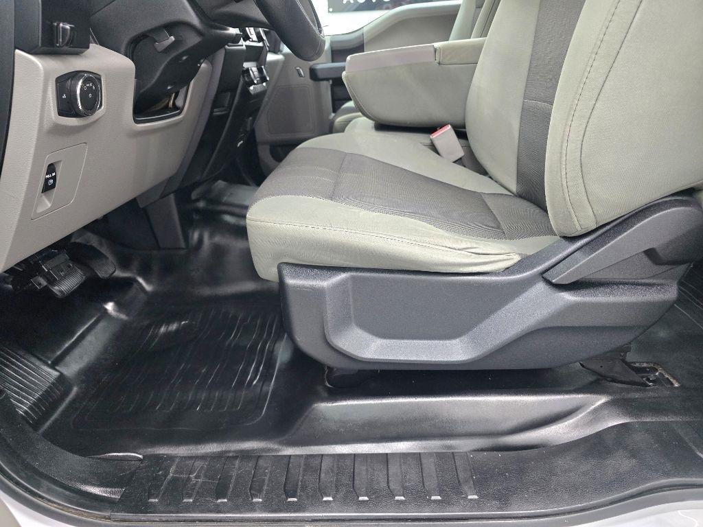 Ford F-150 XL SuperCab 6.5-ft. Bed 2WD 2016
