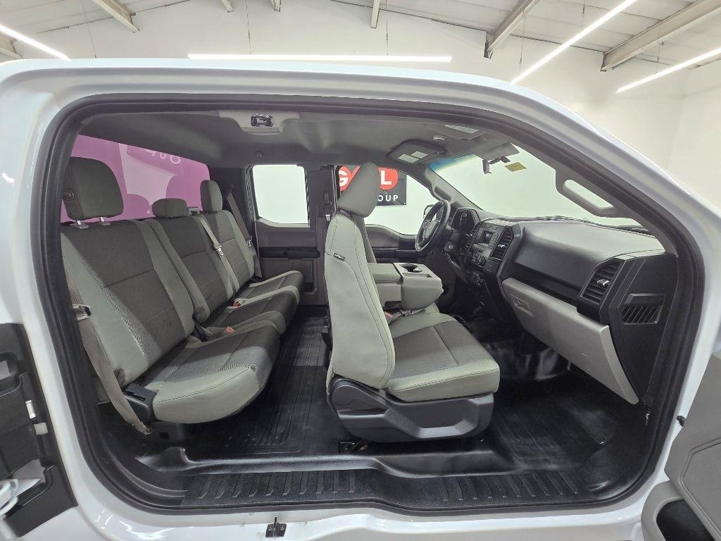 Ford F-150 XL SuperCab 6.5-ft. Bed 2WD 2016