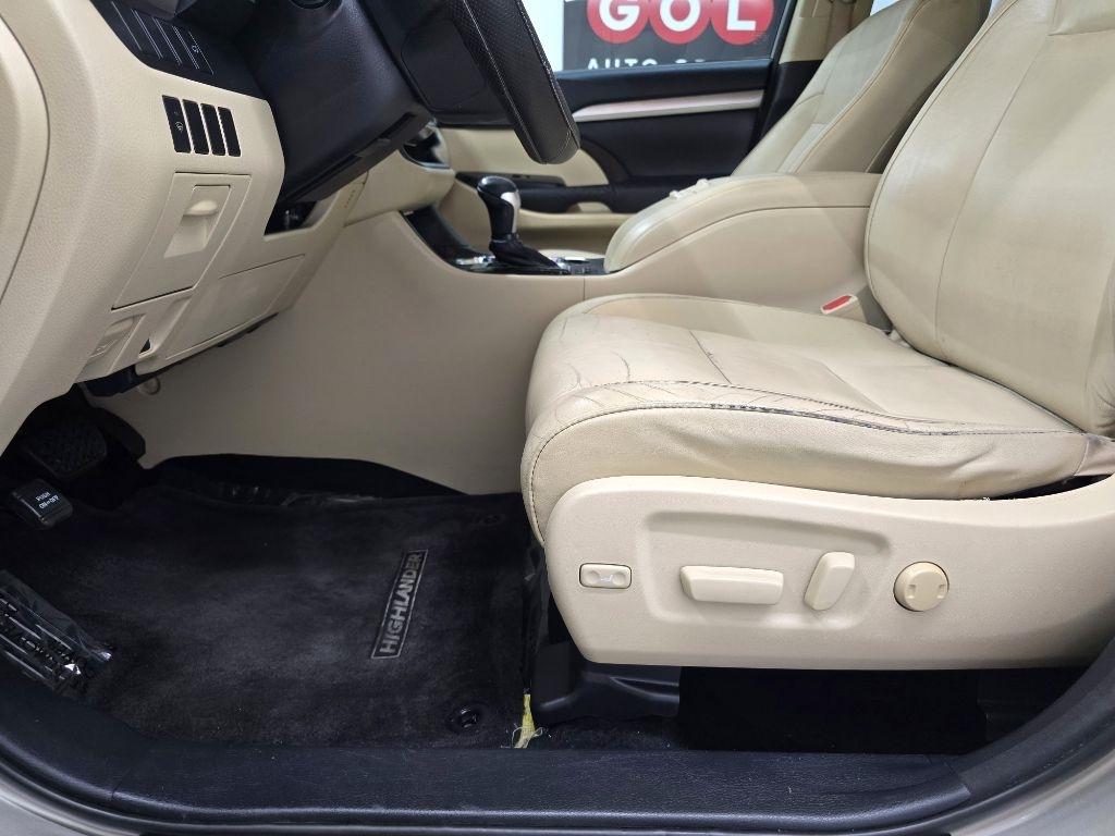 Toyota Highlander XLE FWD V6 2015