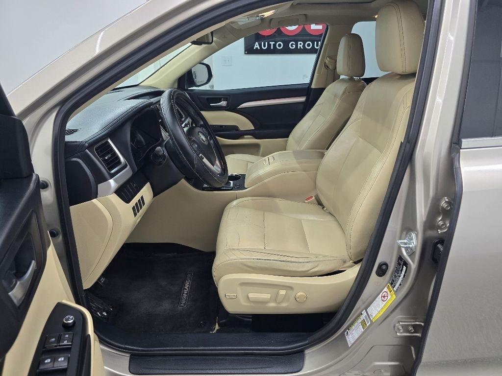 Toyota Highlander XLE FWD V6 2015