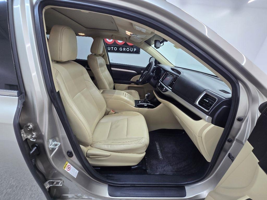 Toyota Highlander XLE FWD V6 2015