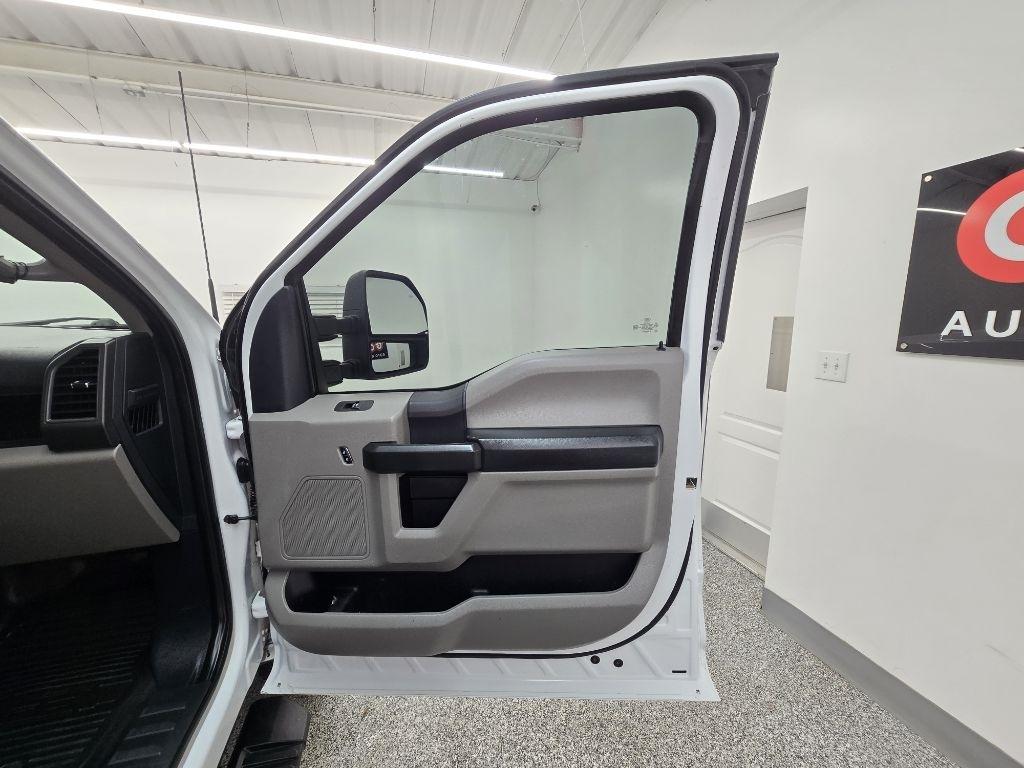 Ford F-250 SD XL Crew Cab 4WD 2022