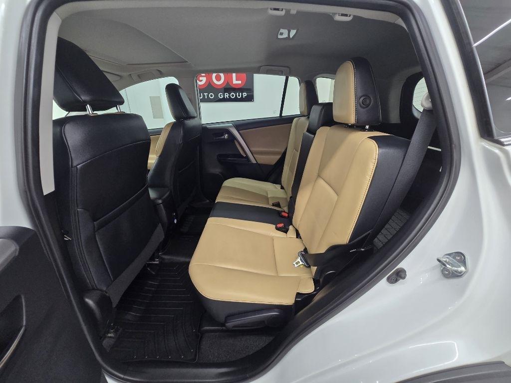 Toyota RAV4 Limited FWD 2018