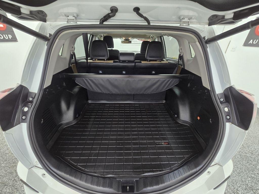 Toyota RAV4 Limited FWD 2018