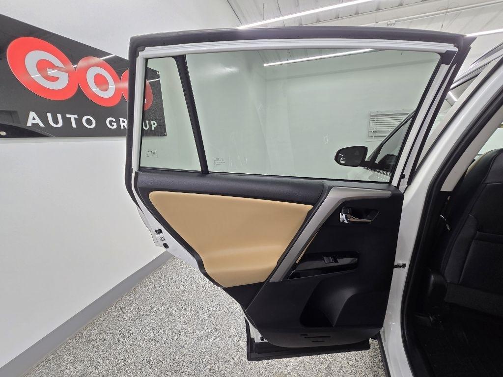 Toyota RAV4 Limited FWD 2018