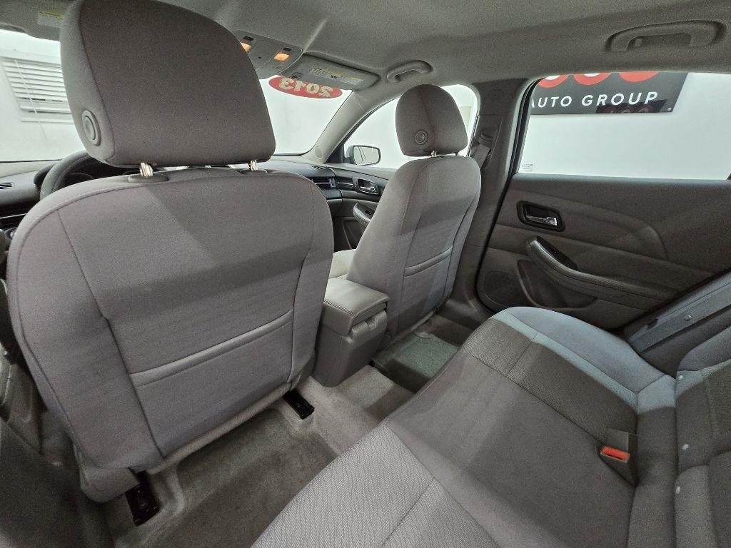 Chevrolet Malibu LS 2013