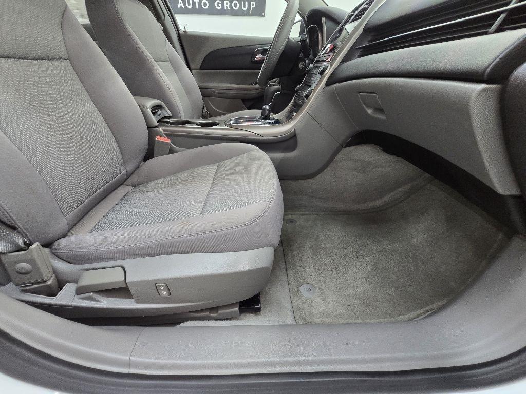 Chevrolet Malibu LS 2013
