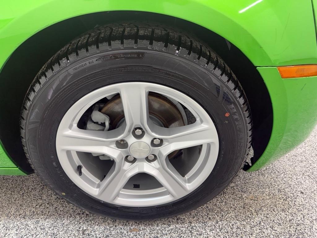 Chevrolet Camaro LS Coupe 2011