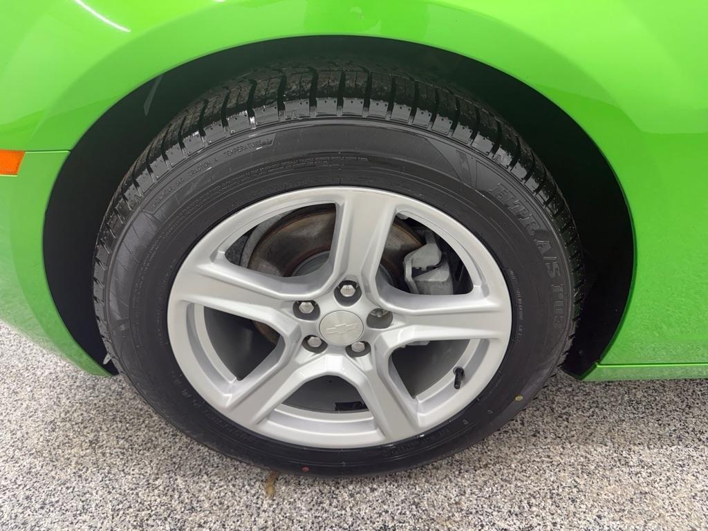 Chevrolet Camaro LS Coupe 2011