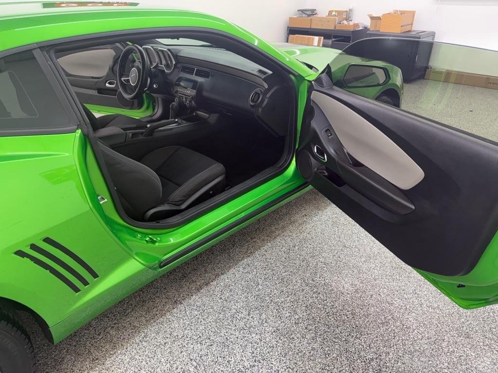 Chevrolet Camaro LS Coupe 2011