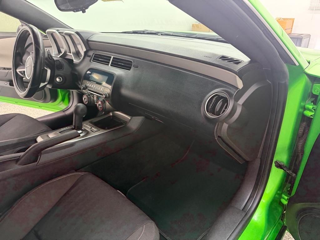 Chevrolet Camaro LS Coupe 2011