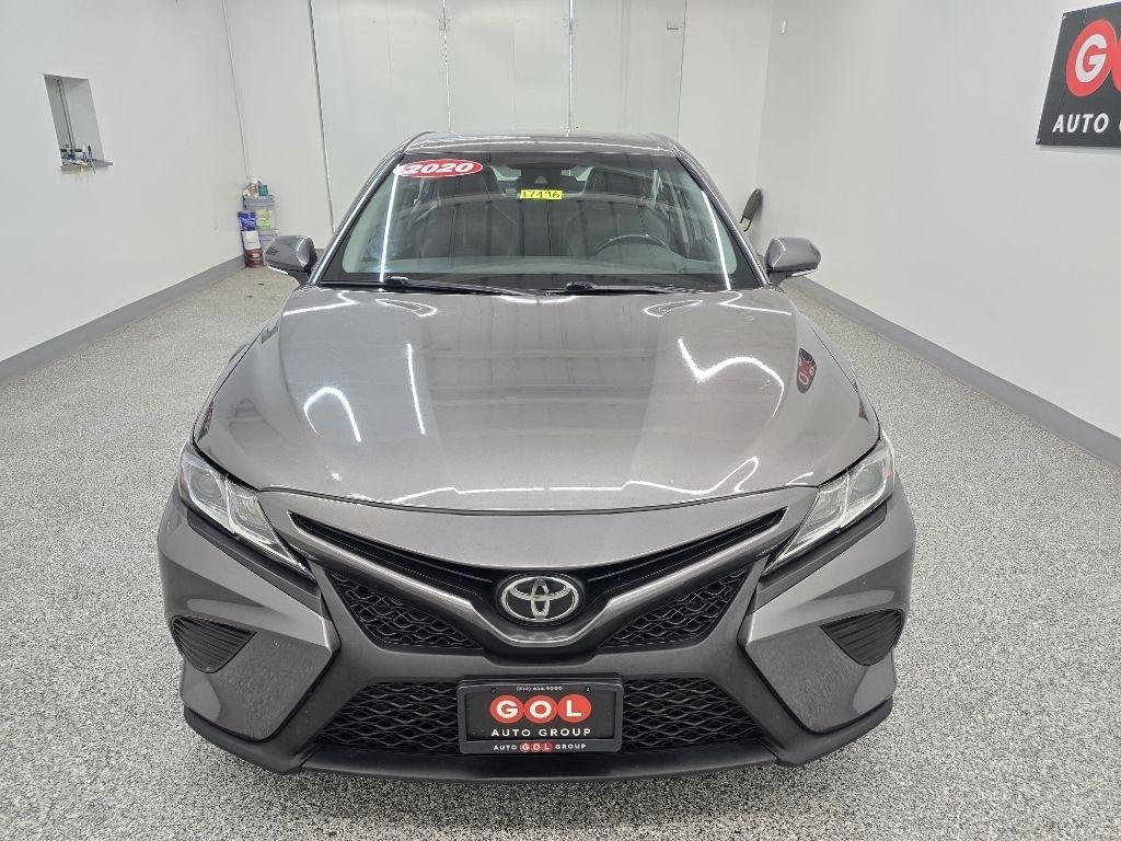 Toyota Camry SE 2020