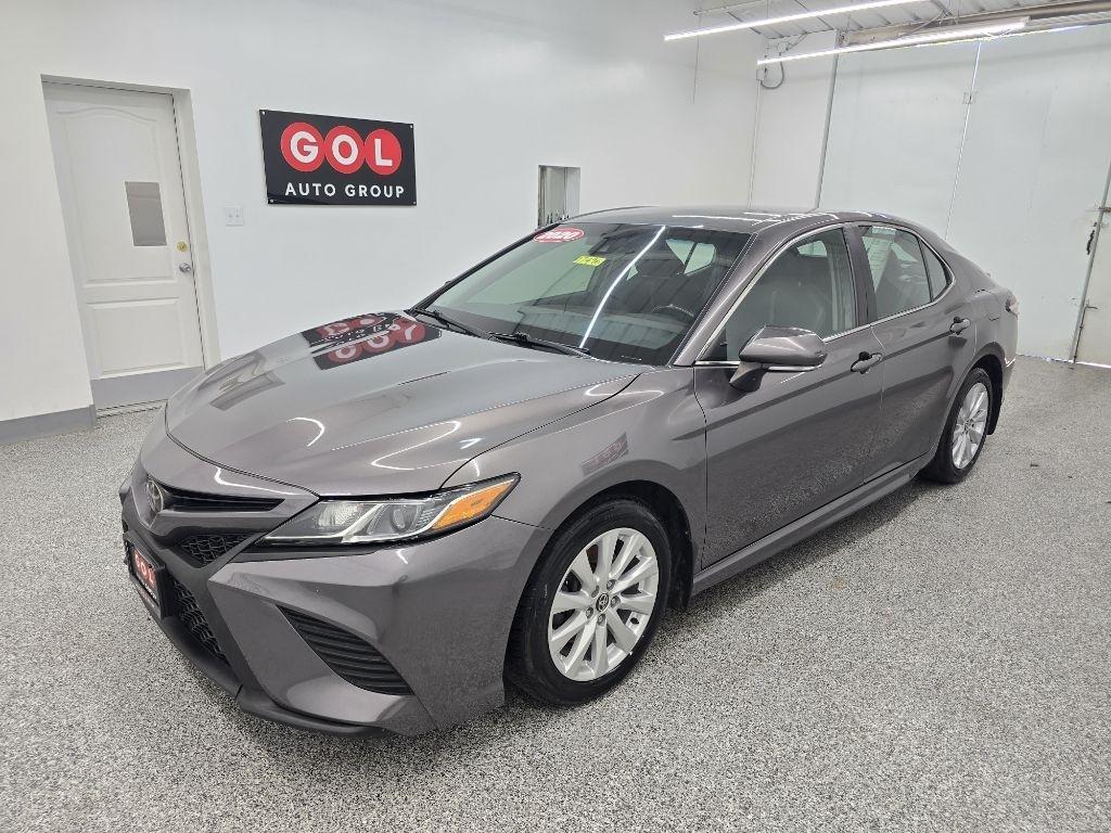 Toyota Camry SE 2020