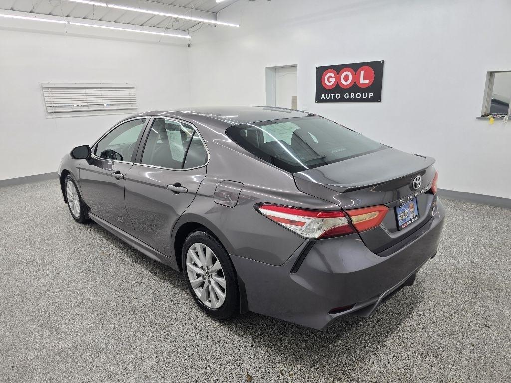 Toyota Camry SE 2020