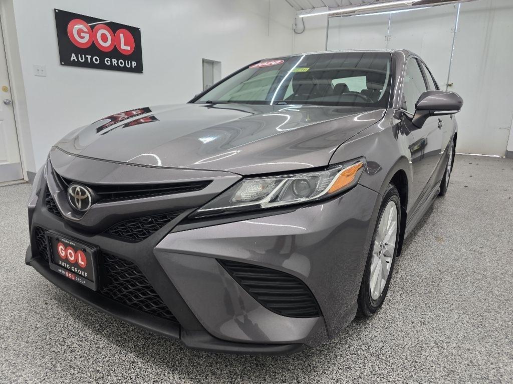 Toyota Camry SE 2020