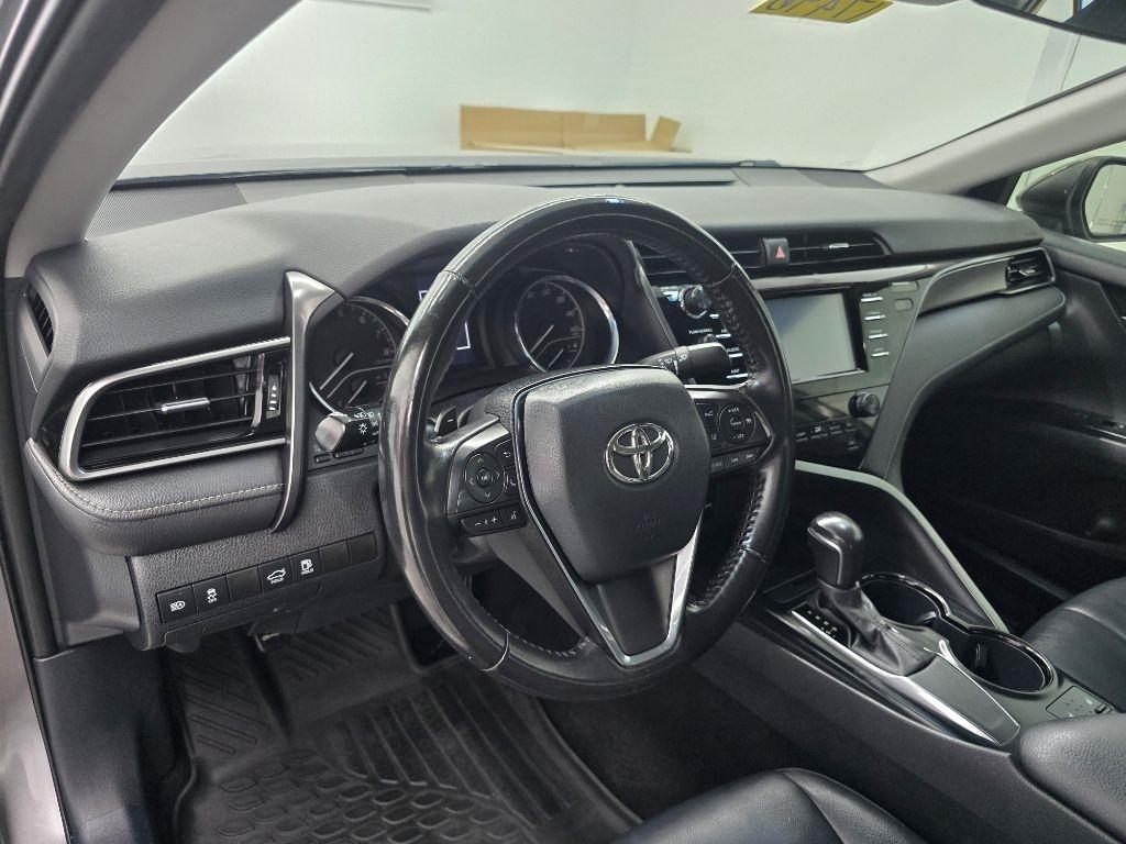 Toyota Camry SE 2020