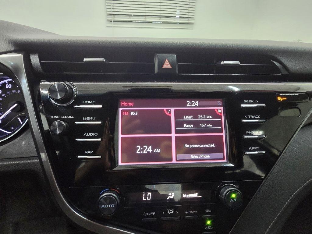 Toyota Camry SE 2020