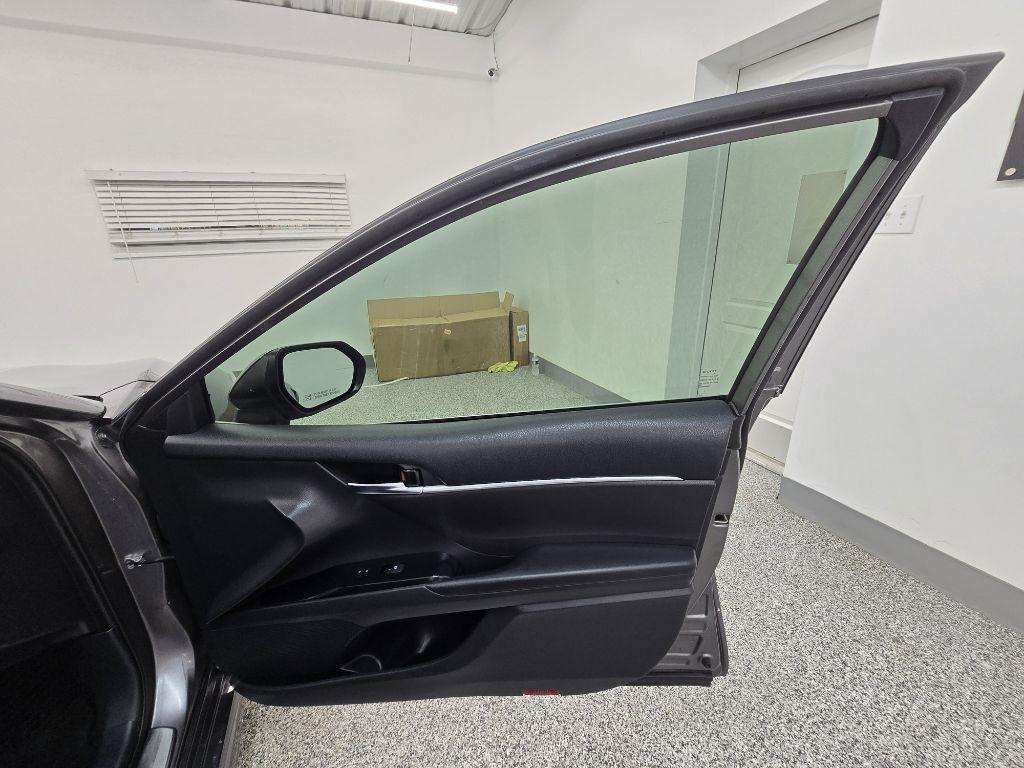 Toyota Camry SE 2020