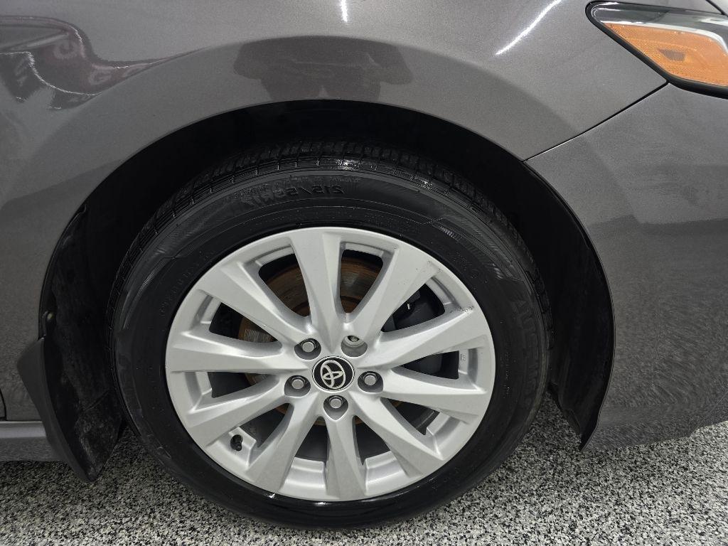 Toyota Camry SE 2020