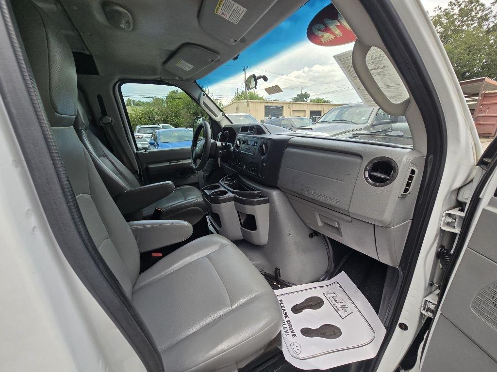 Ford Econoline E-150 2012