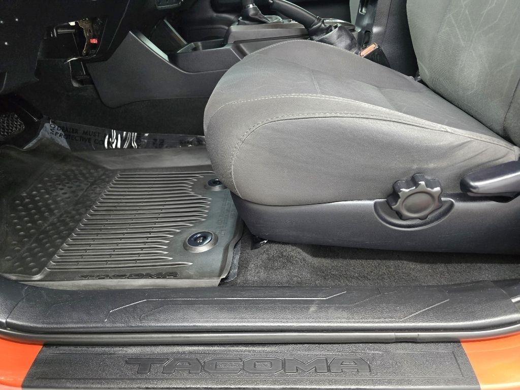Toyota Tacoma TRD Sport Dbl Cab 2WD V6 at 2017