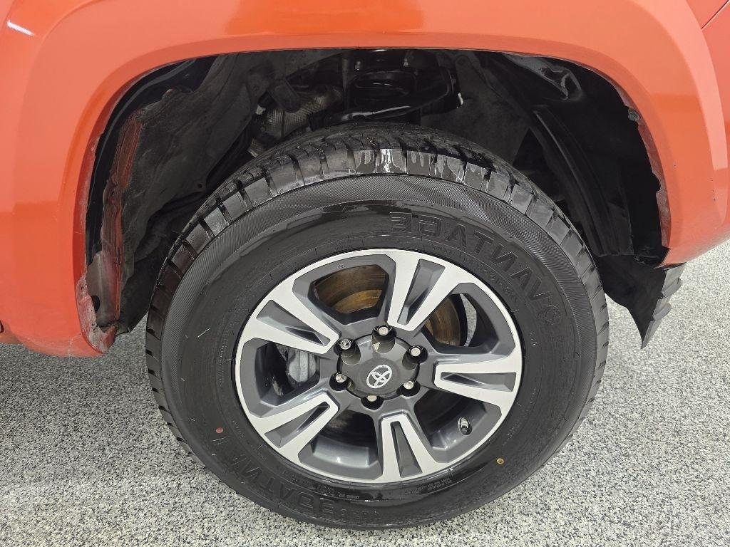 Toyota Tacoma TRD Sport Dbl Cab 2WD V6 at 2017