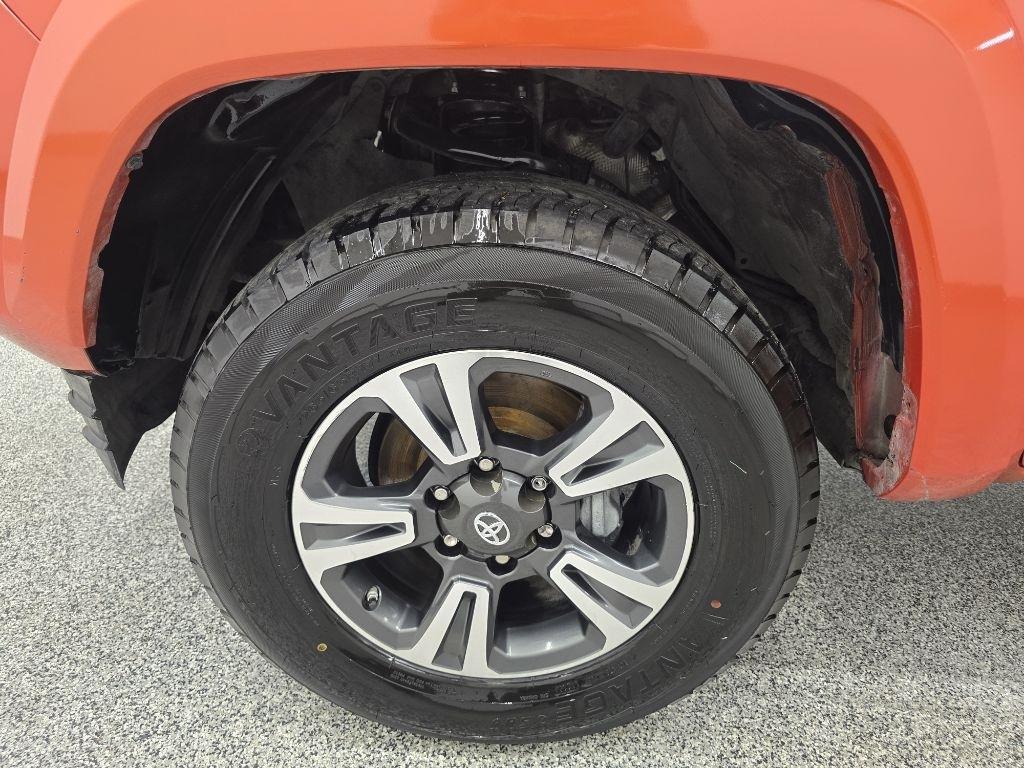 Toyota Tacoma TRD Sport Dbl Cab 2WD V6 at 2017