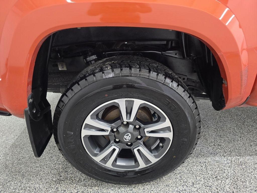 Toyota Tacoma TRD Sport Dbl Cab 2WD V6 at 2017