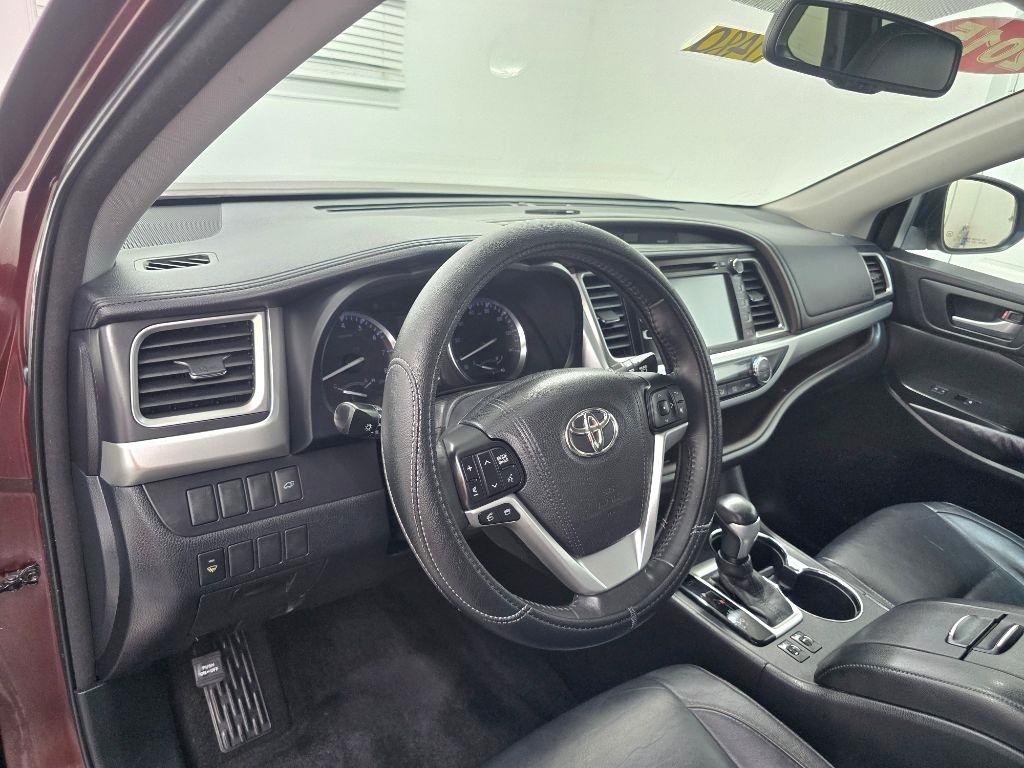 Toyota Highlander XLE FWD V6 2015