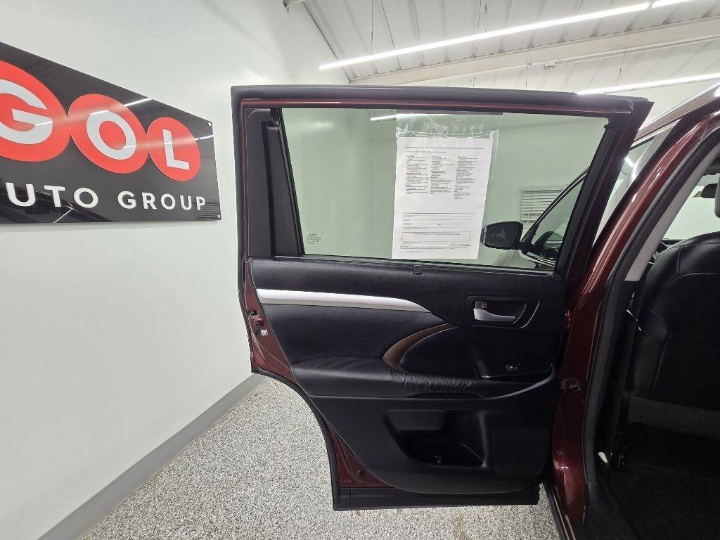 Toyota Highlander XLE FWD V6 2015
