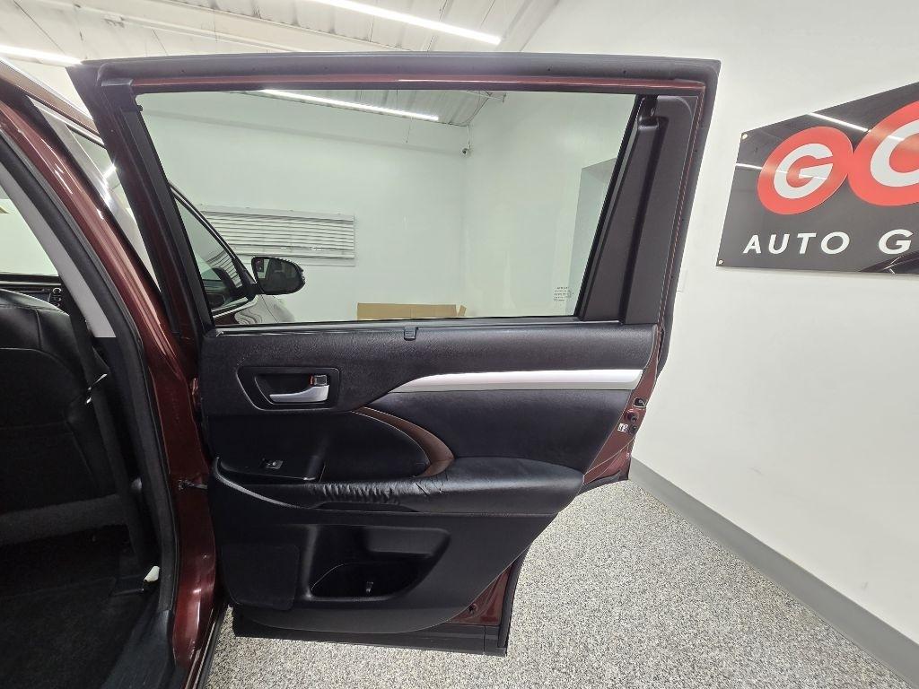 Toyota Highlander XLE FWD V6 2015