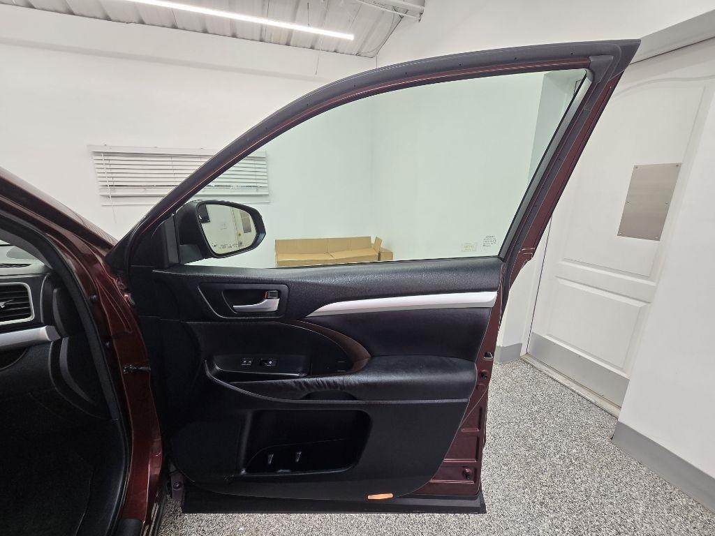 Toyota Highlander XLE FWD V6 2015