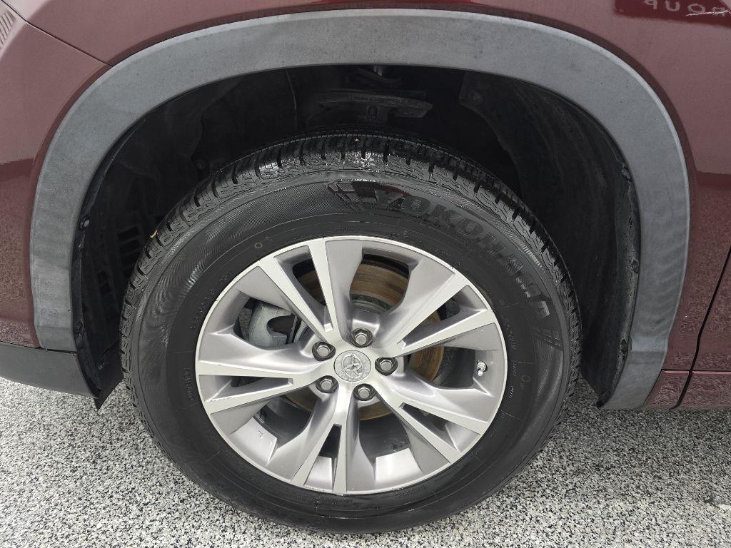 Toyota Highlander XLE FWD V6 2015