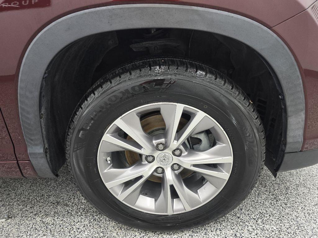 Toyota Highlander XLE FWD V6 2015
