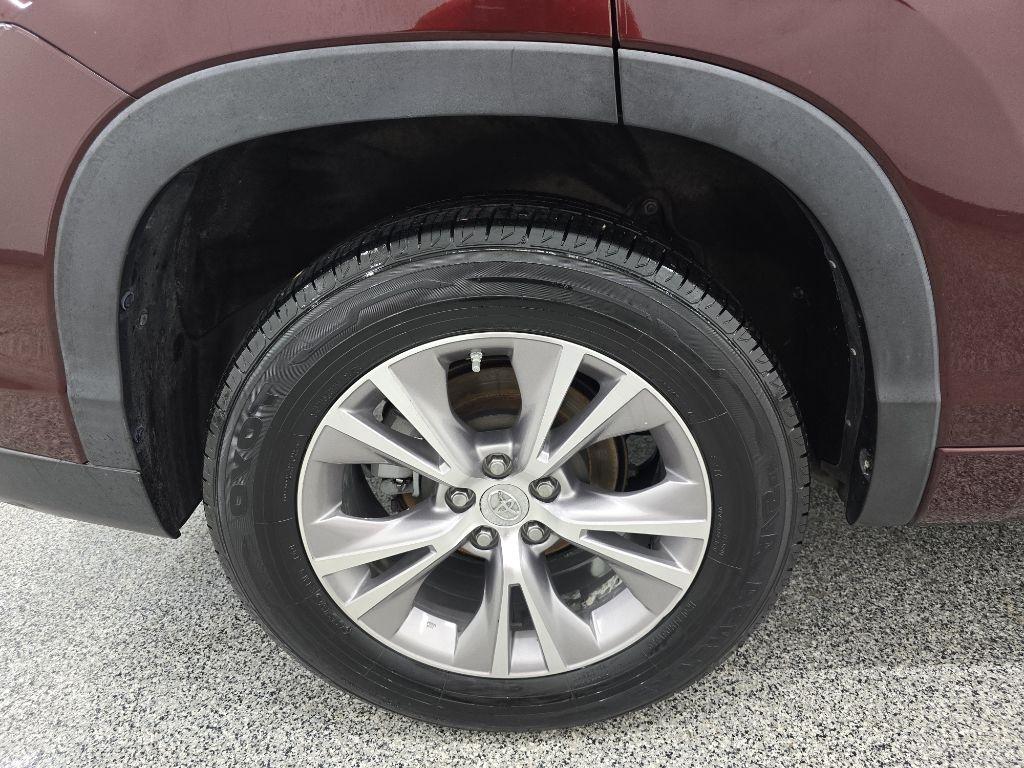 Toyota Highlander XLE FWD V6 2015